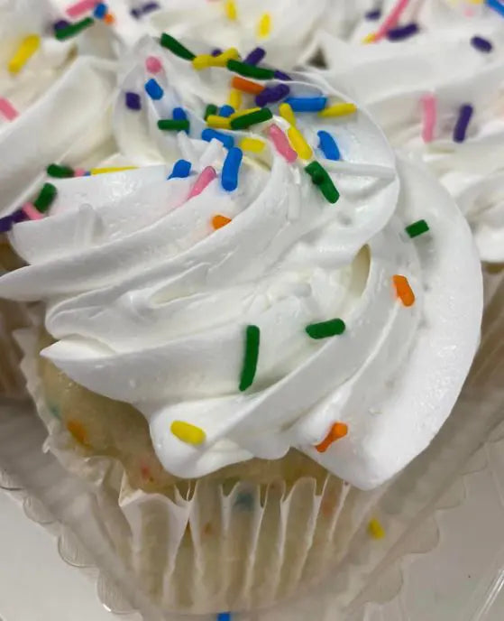 Cupcakes- (6)