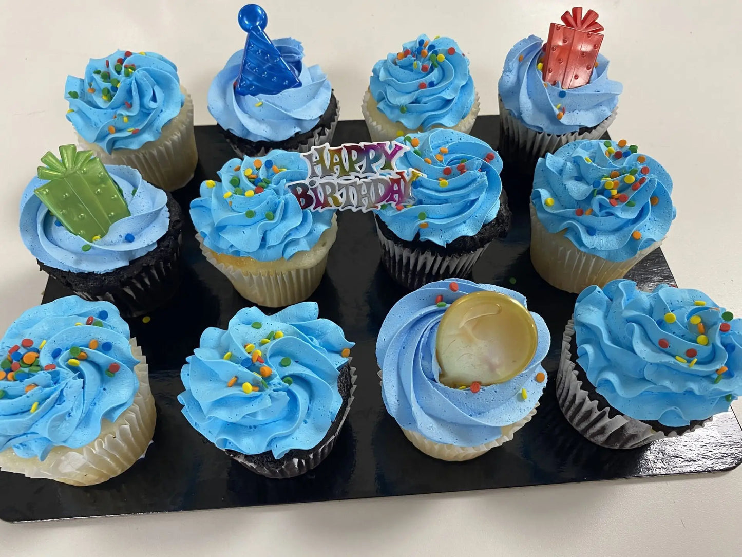 Cupcakes- (6)